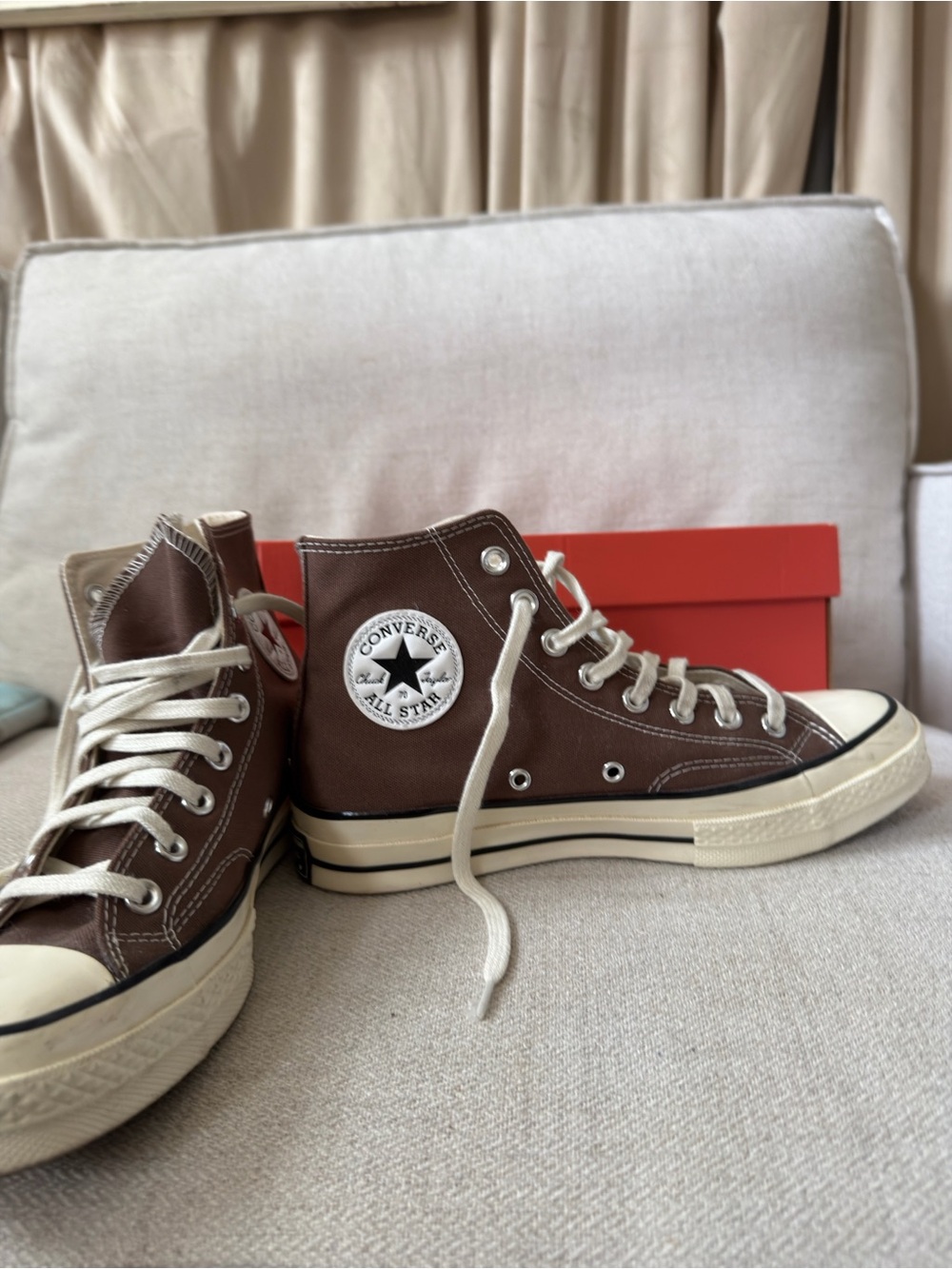 Converse Red Shoe Box with White Logo - Picture 5 of 9